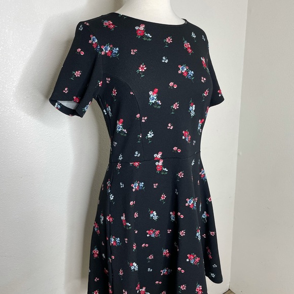 Divided H&M Dress Floral Fit And Flare With Sleeves Size 10 Women’s Stretchy - Picture 4 of 8